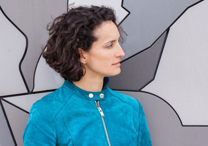 Elia Saneleuterio ganadora del premio de poesía de Talavera