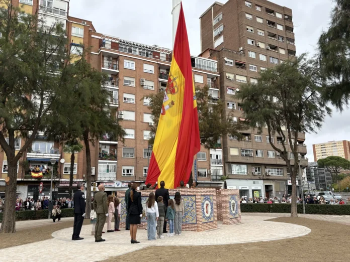 G4Gnz2gXcAAcgrr Bandera de España en Talavera