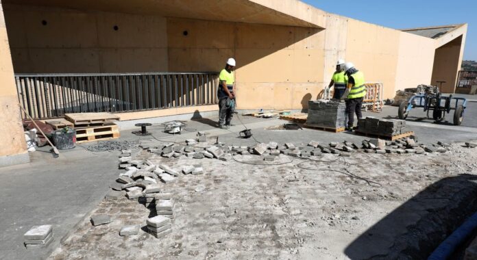 Obras escaleras del Miradero