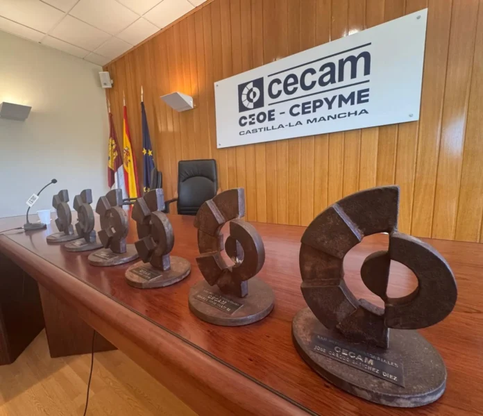Ana Senabre, Rafael Torres, Nicolás Bermejo, Emilio Díaz Bravo y Ángel Rey recibirán reconocimiento de Cecam el día 28