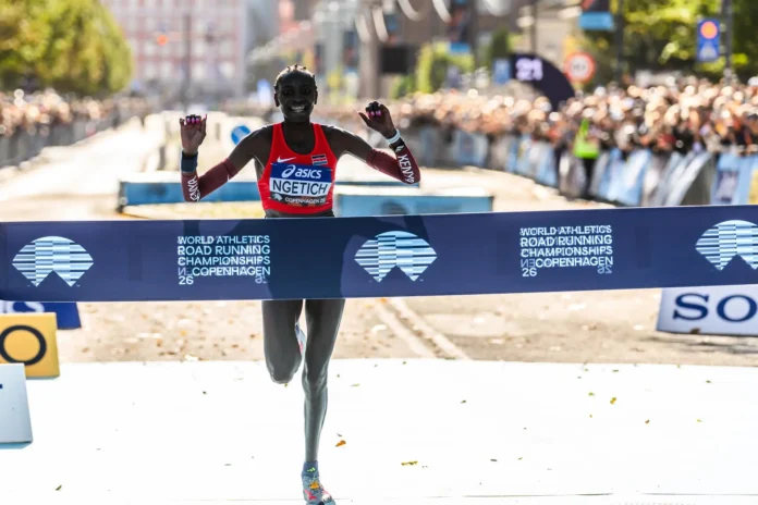 Atletismo.- La keniana Agnes Ngetich bate el récord de mundo de medio maratón en carrera solo de mujeres