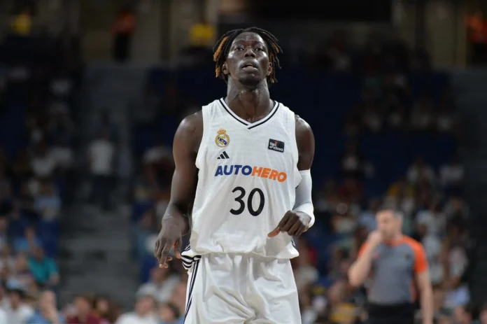 Baloncesto.- El ala-pívot Eli John Ndiaye firma dos temporadas con el Real Madrid