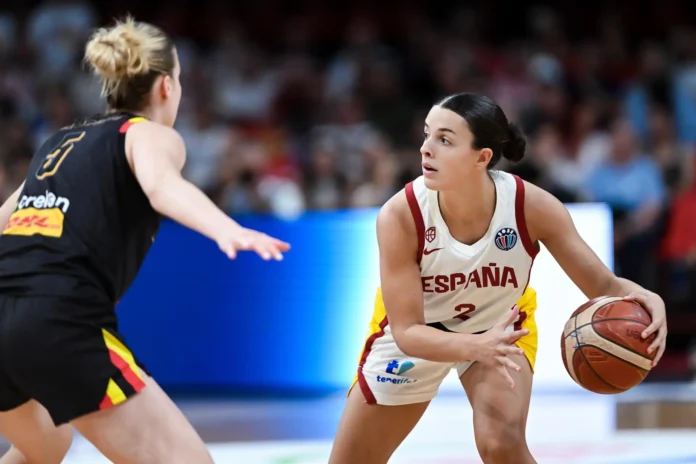 Baloncesto.- La base española Elena Buenavida firma un contrato de desarrollo con Minnesota Lynx