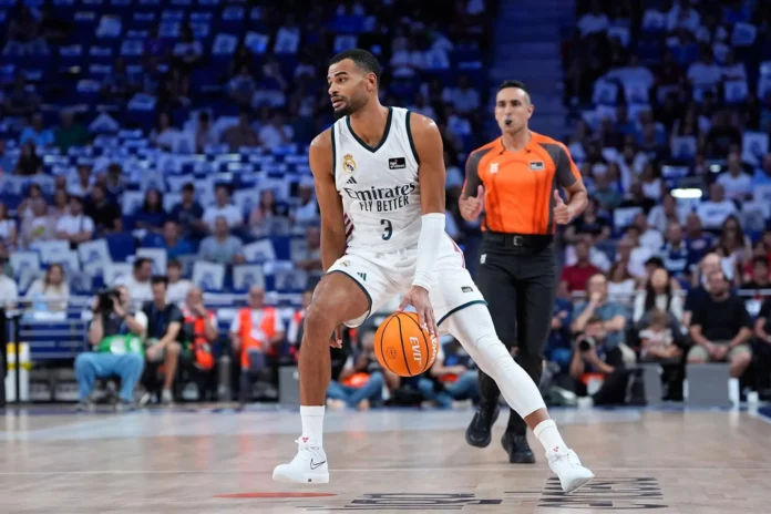 Baloncesto/Liga Endesa.- (Crónica) El Real Madrid bate otro récord de triples y el Valencia Basket gana al Baskonia