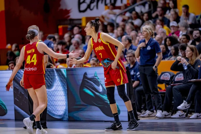 Baloncesto/Selección.- AV. La selección femenina gana 66-89 a Australia y peleará por las medallas en el Mundial