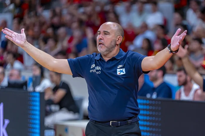 Baloncesto/Selección.- Chus Mateo: "Nos faltan horas de vuelo y el tema físico también es importante"