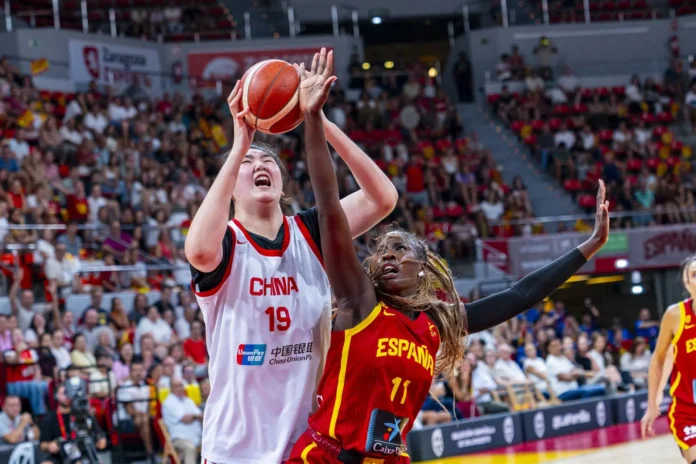 Baloncesto/Selección.- La selección femenina pone rumbo invicta al Mundial tras ganar a China en el último suspiro
