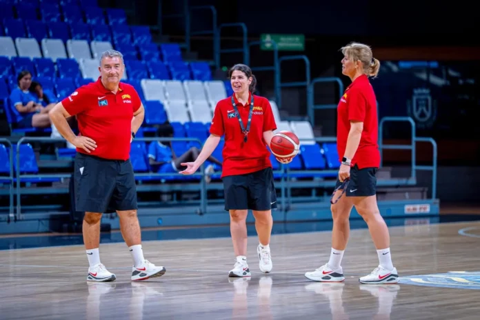 Baloncesto/Selección.- Miguel Méndez: "Hay jugadoras en muy diferente estado de forma"