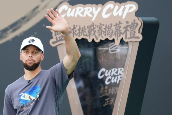 Baloncesto.- Stephen Curry renueva dos años con Golden State Warriors