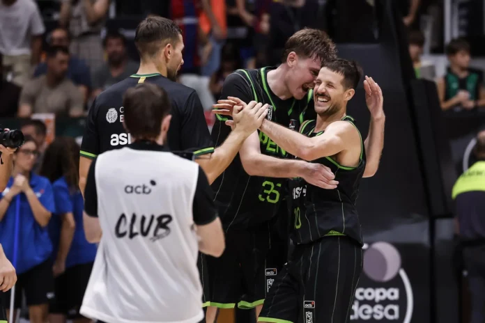 Baloncesto/Supercopa.- Crónica del Asisa Joventut - Kosner Baskonia: 96-84