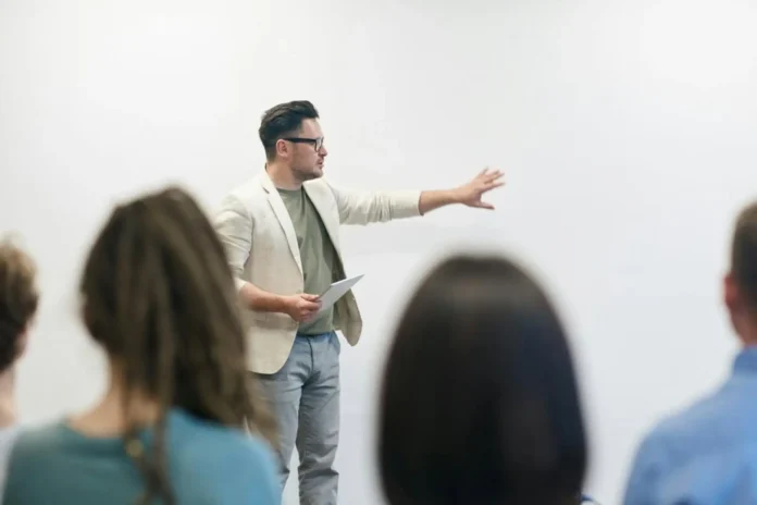 C-LM convoca 715 plazas en la Oferta de Empleo Público para Educación