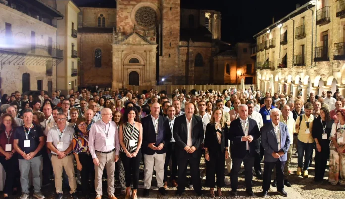 Castilla-La Mancha abordará en el Estatuto del Pequeño Municipio una normativa urbanística diferenciada para las zonas rurales