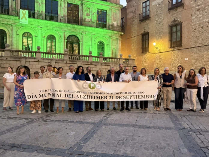 Castilla-La Mancha refuerza el compromiso con las personas con alzhéimer con recursos especializados y apoyo al movimiento asociativo