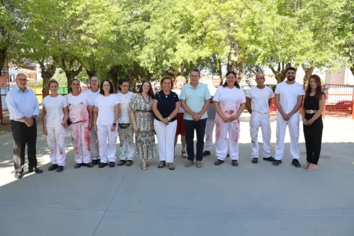 Cedillo destaca en Camarena cómo los Talleres+ unen formación y empleo con la mejora de los espacios públicos