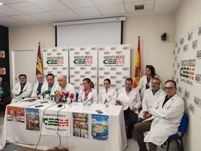 CESM-CLM ve "coherente y responsable" aplazar paros médicos tras la convocatoria electoral y la falta de interlocutor