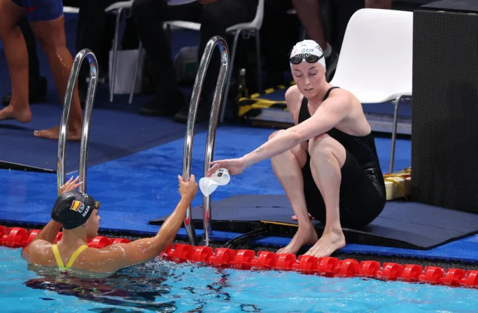 CORR. Natación/Europeo.- El relevo 4x100 libre femenino bate el récord de España y se mete en la final del Europeo