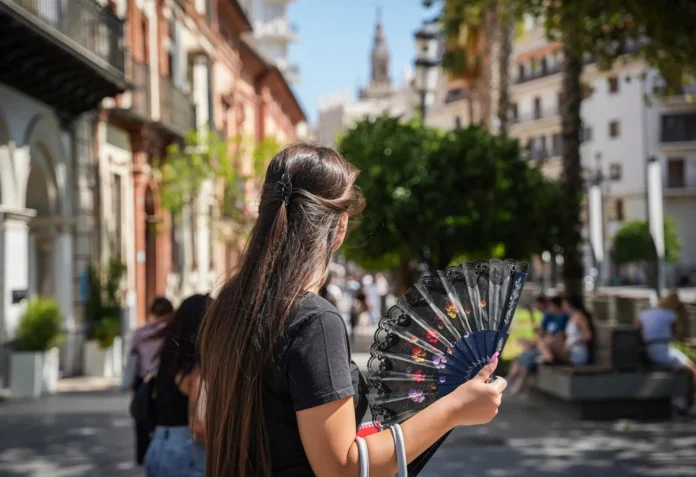 El calor pondrá en aviso mañana a casi toda España, con 10 CCAA en nivel naranja, entre ellas C-LM