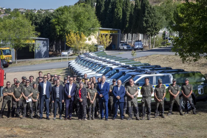 El Gobierno de Castilla-La Mancha entrega 23 vehículos para los agentes medioambientales y presenta dos nuevos recursos multifunción para el dispositivo Infocam