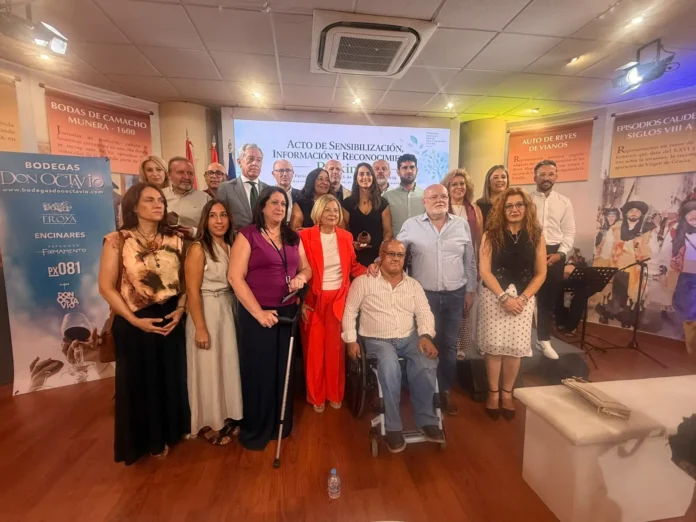 El Gobierno de Castilla-La Mancha, premiado por Párkinson Villarrobledo por su compromiso con una atención cercana y especializada