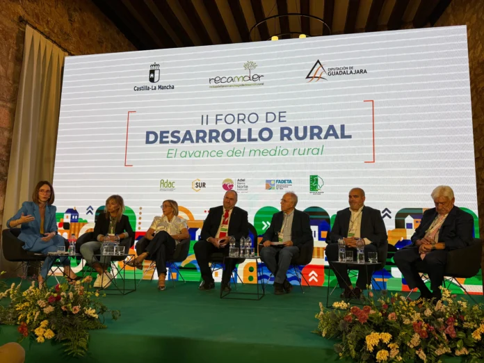 El Gobierno regional defiende financiación para LEADER, agua para el desarrollo de los pueblos y reconocer al habitante con vinculación