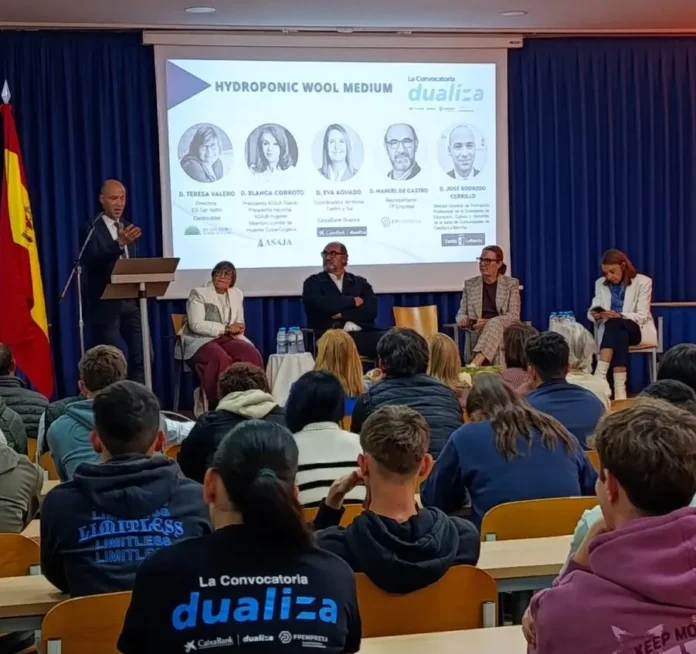 El Gobierno regional destaca la colaboración entre centros educativos y empresas en proyectos de FP sobre agricultura sostenible y economía circular