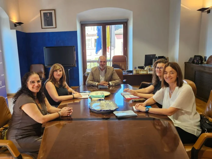 El Gobierno regional estudia otras opciones de gestión del centro de Alzheimer y de mayores ante el incumplimiento del alcalde de Talavera
