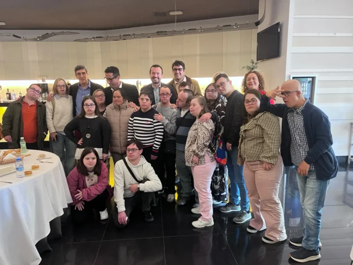 El Gobierno regional insiste en la importancia de la accesibilidad cognitiva para mejorar la vida de colectivos como las personas con síndrome de Down