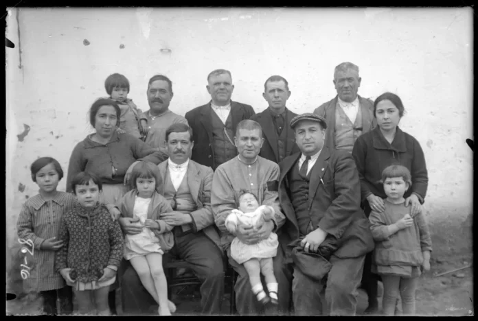 El Gobierno regional promueve la exposición virtual de fotografías antiguas ‘Retratos de familia en Castilla-La Mancha’