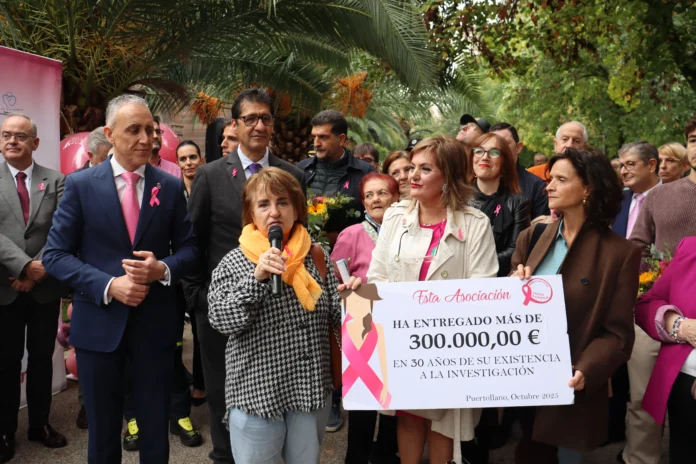 El Gobierno regional reconoce el compromiso de Santa Águeda de Puertollano en el acompañamiento a pacientes de cáncer de mama