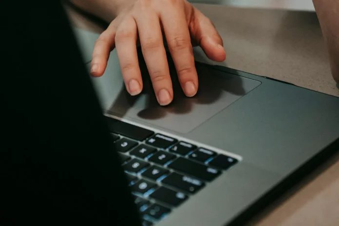 El Gobierno regional reduce en más de un 40% la carga burocrática de los centros educativos que ofertan FP en modalidad virtual