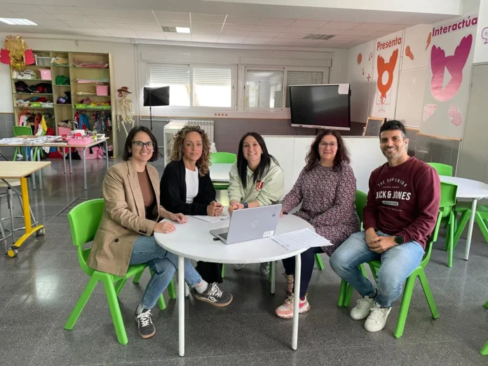El Gobierno regional refuerza su compromiso de apoyo e inclusión con la creación de programas destinados al alumno TEA