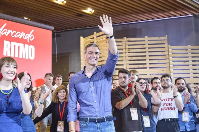 El PSOE sube 3,5 puntos tras el desahucio de Maricarmen y mantiene 5,3 puntos sobre el PP, que también crece