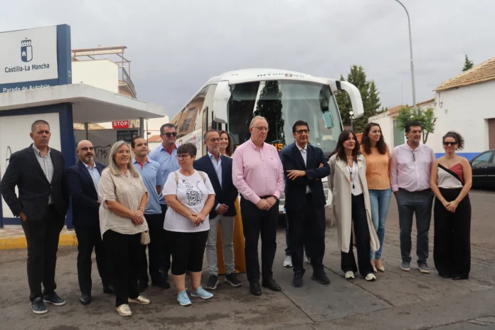 El servicio ASTRA de la Junta, que hoy llega a Carrión de Calatrava, ya ha facilitado 14.000 desplazamientos en Poblete y Pozuelo con Ciudad Real
