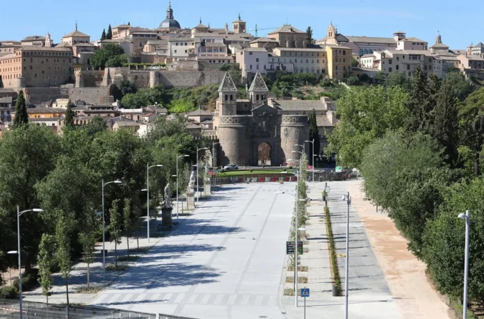El toledano Paseo de la Vega, entre Bisagra y Tavera, cierra al tráfico del 23 de septiembre y al 15 de octubre