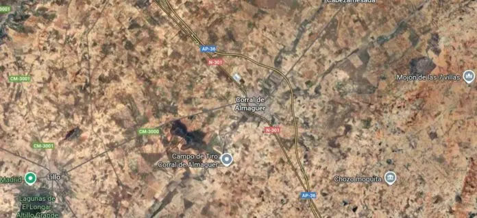 Sucesos.- Herida una mujer de 19 años tras caerle encima una percha con jamones mientras trabajaba en Corral de Almaguer