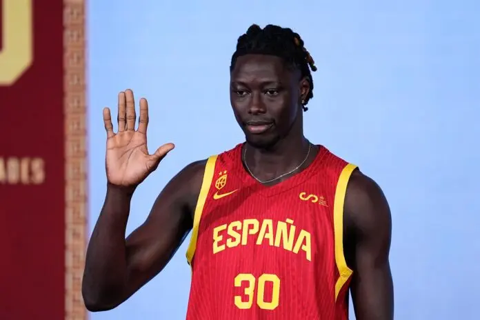 Baloncesto.- El ala-pívot Eli John Ndiaye abandona la concentración de la selección para el Eurobasket por lesión