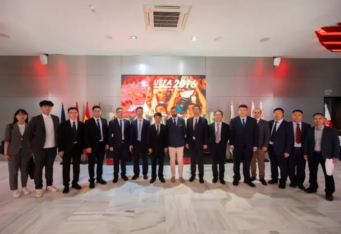 Fútbol.- El Sevilla FC promocionará el fútbol en China