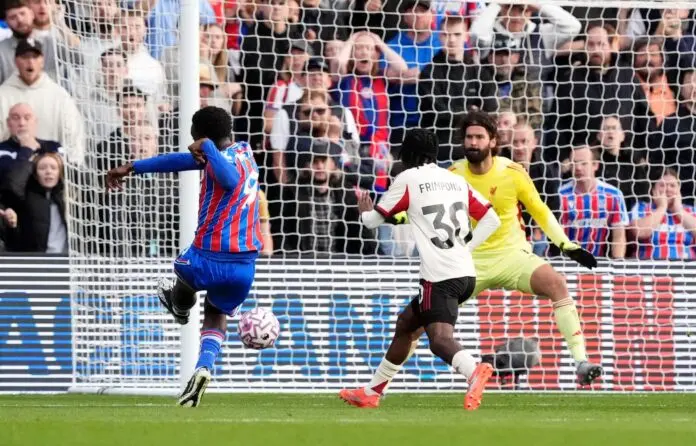 Fútbol/Premier.- (Crónica) El City escapa del sábado 'horribilis' de Liverpool, Chelsea y United