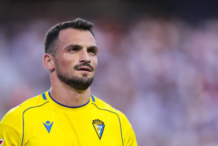 Fútbol/Segunda.- (Previa) El Cádiz quiere aprovechar el duelo entre Racing y Deportivo para ser más líder