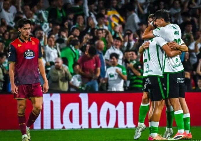 Fútbol/Segunda.- (Crónica) El Racing se pone líder ante un Dépor en crisis y Las Palmas se suma a la pelea