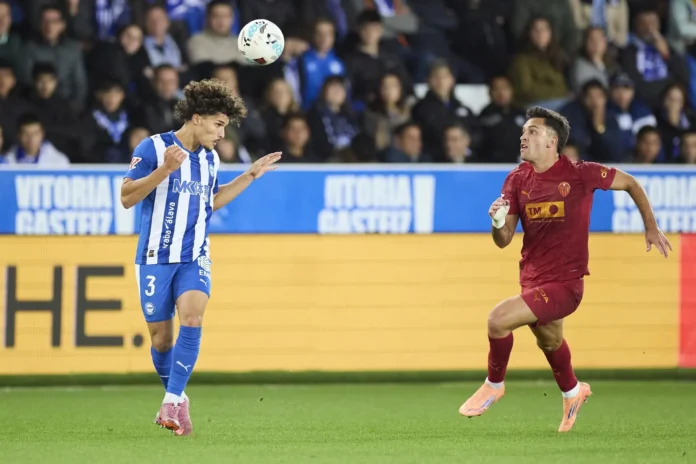 Fútbol/Primera.- (Crónica) El Alavés se topa con Agirrezabala y el poste en el empate ante el Valencia