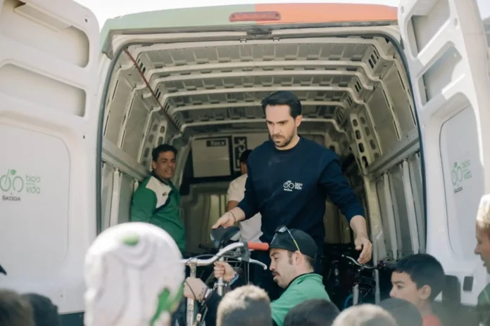Ciclismo.- La Fundación Alberto Contador culmina esta semana la entrega de bicis a colegios afectados por la dana