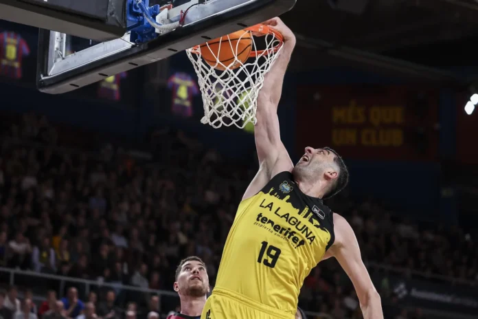 Baloncesto.- El pívot georgiano Giorgi Shermadini (La Laguna Tenerife), elegido 'MVP' de octubre en la Liga Endesa