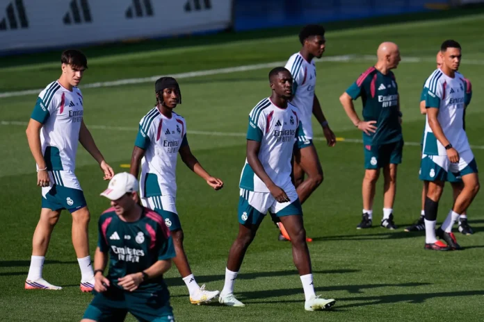 Fútbol/Champions.- Ibrahima Konaté: "Si nos centramos en el Clásico, no vamos a estar preparados para el Leipzig"