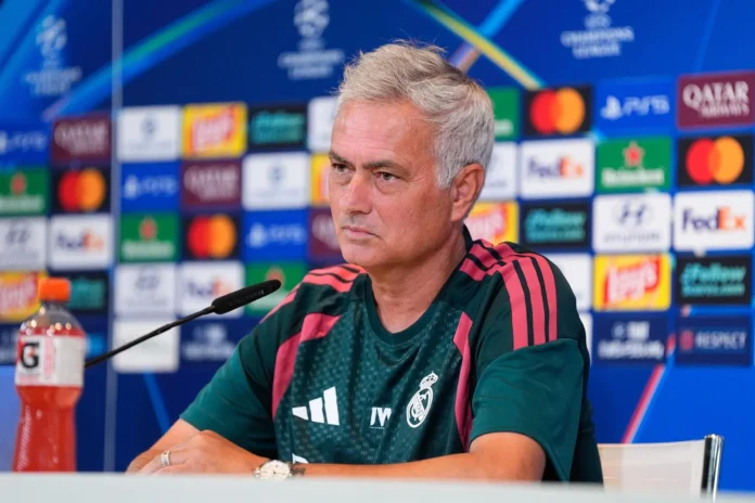Fútbol/Champions.- José Mourinho: "Lo único intocable es el escudo"