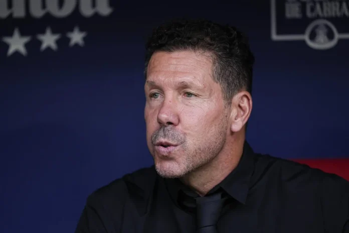 Fútbol.- Diego Pablo Simeone: "El club decidió que Julián no se acerque a saludar a la gente"