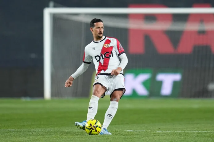 Fútbol.- El central del Rayo Vallecano Luiz Felipe se rompe ligamento cruzado anterior de su rodilla derecha