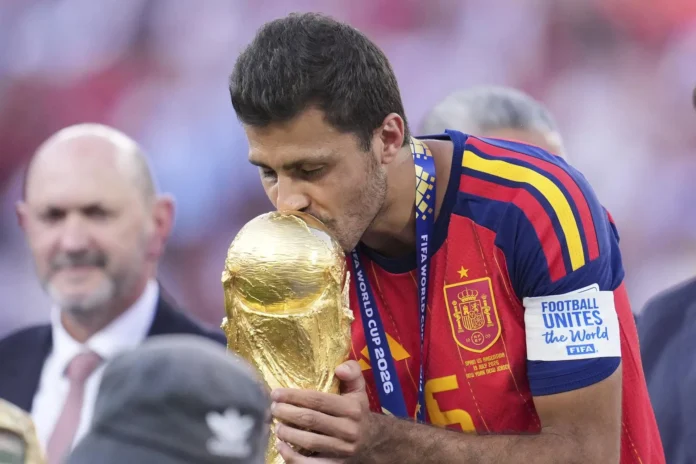 Fútbol.- El City rechaza una oferta de más de 60 millones del Barça por Rodri, según Sky Sports