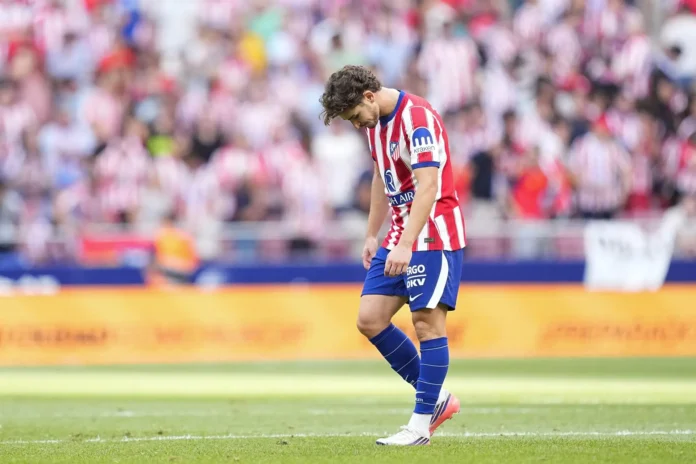 Fútbol.- El delantero argentino Julián Álvarez pone fin a su culebrón veraniego sin moverse del Atlético