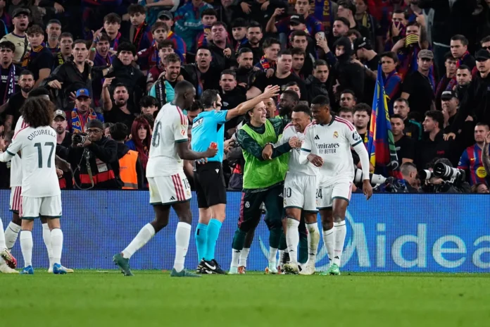 Fútbol.-El FC Barcelona cierra su grada de animación ante el Alavés por "conductas contrarias a los valores del deporte"